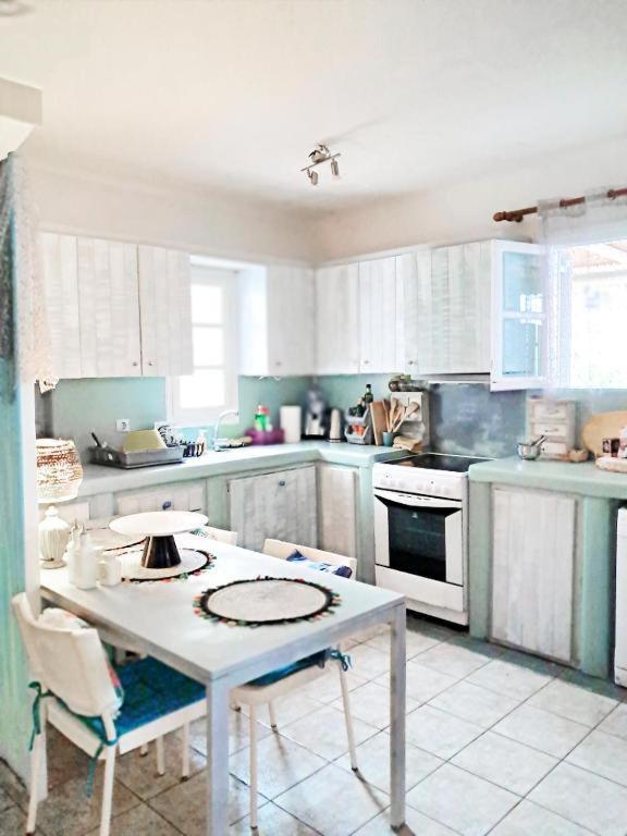 Cute Double Storey I Pool & Apartment